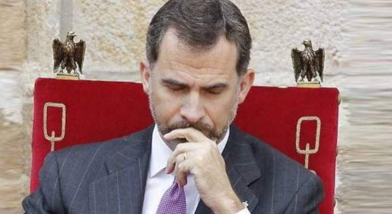 Felipe VI, acusado de tratar mal a su padre, don Juan Carlos: «Es un mal hijo»