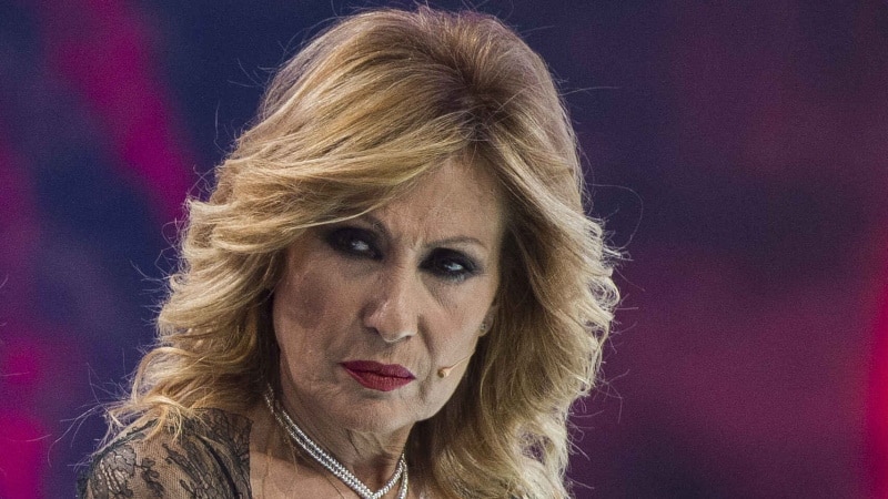 Rosa Benito, en carne viva, se encara con Sonsoles Ónega por culpa de Rocío Carrasco