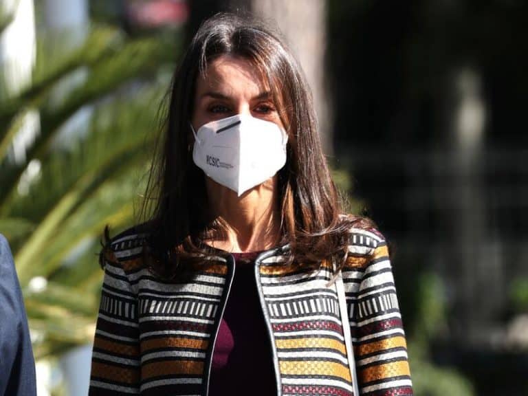 La Reina Letizia apuesta todo al rojo en su última aparición
