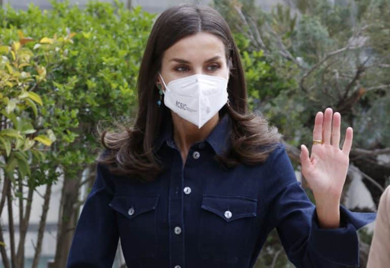 La Reina Letizia se enfrenta a Irene Montero en cuestión de estilo ¿quién gana?