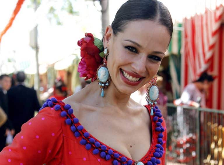 Eva González saca su faceta más flamenca’ para apoyar la moda andaluza