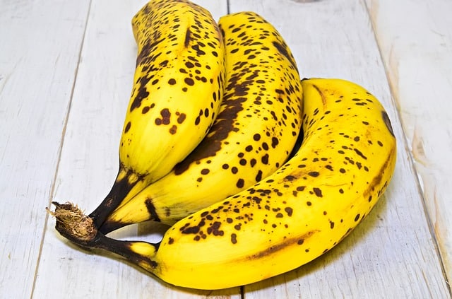 Curiosidades y beneficios del plátano según el color de su piel