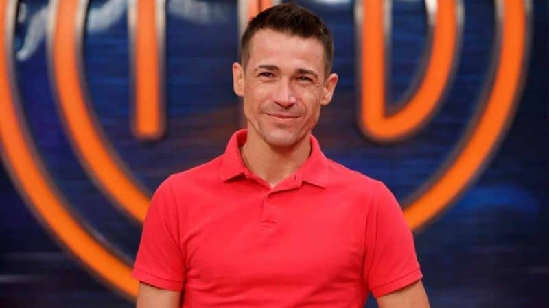 Juan José Ballesta da carpetazo a la madre de su hijo y se vuelve a enamorar