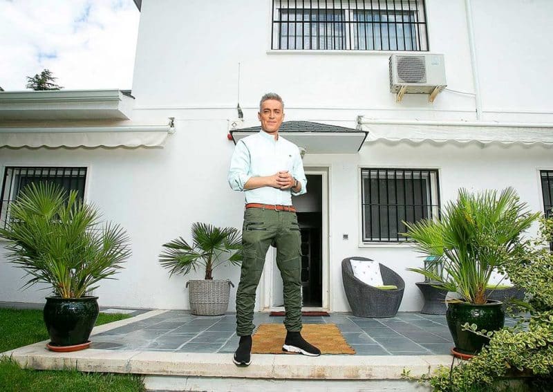 Nos colamos en casa de Kiko Hernández, vecino de Rocío Carrasco