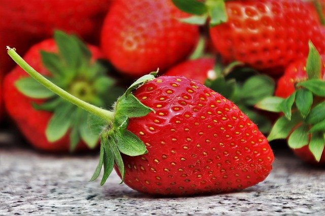 Fresas: fruta de temporada, beneficios y recetas originales para chuparse los dedos