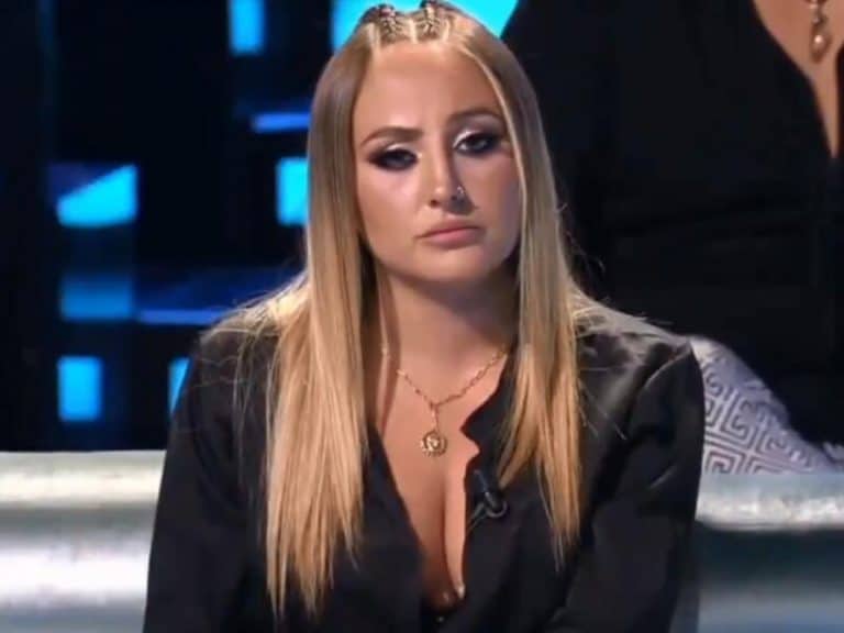 Rocío Flores y su contundente mensaje a los que la critican, sacado de un sobre de azúcar