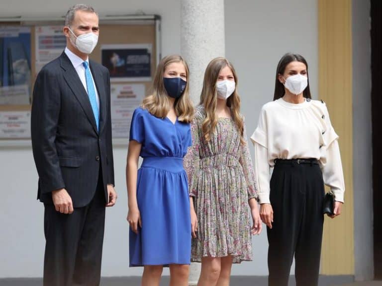 La Infanta Sofía arrasa con su vestido de rebajas ‘modificado’ de Mango y zapatos de Carolina