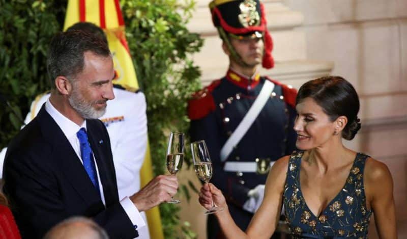 Mentiras, traiciones y desplantes: los complicados 17 años de Letizia en la familia real