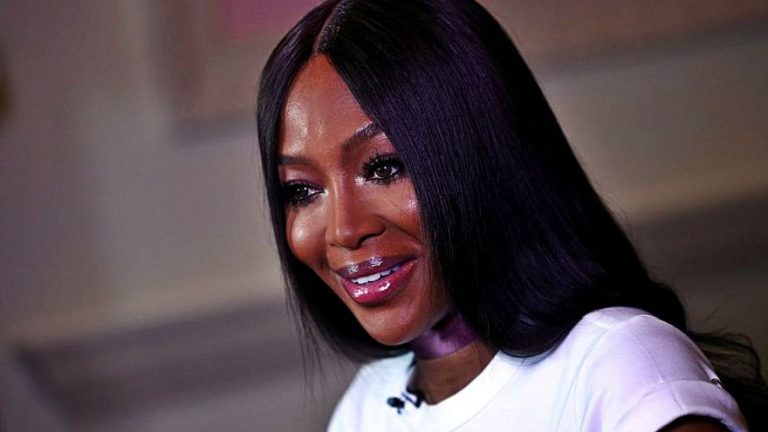 Naomi Campbell anuncia emocionada que ha sido madre por primera vez a los 50 años