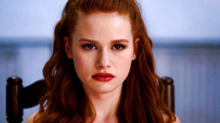 Cheryl Blossom: Cómo conseguir su maquillaje perfectamente