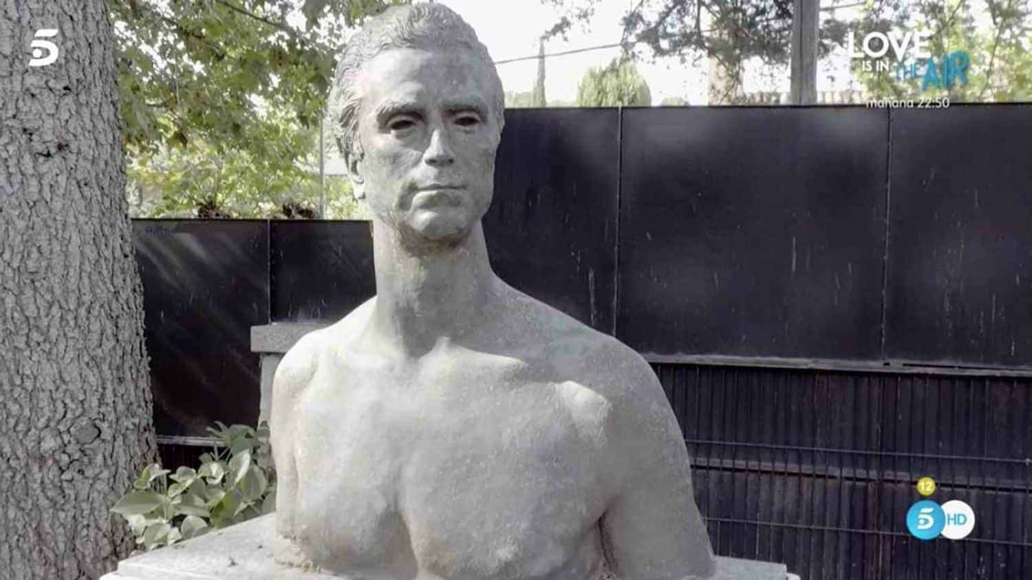 ortega cano estatua