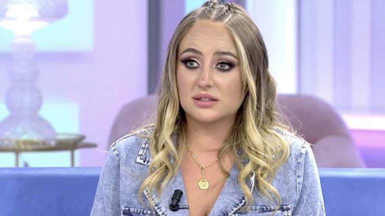 Rocío Flores intenta mantenerse al margen de la visita de su madre, Rocío Carrasco, a Chipiona