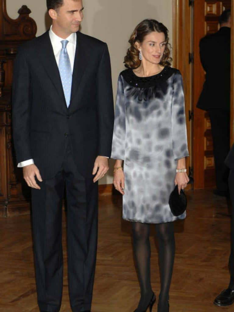 Los 3 vestidos más horrorosos que la Reina Letizia tiene que colgar inmediatamente en Vinted