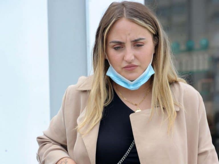 Rocío Flores asiste al concierto de Pitingo para intentar olvidar las duras declaraciones de su madre