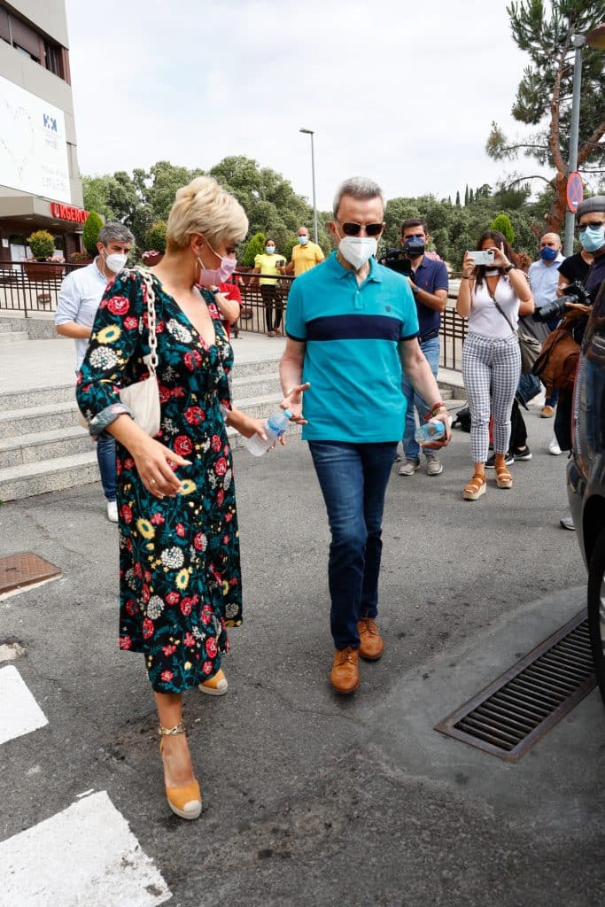 ana maría aldón muy pendiente ortega cano  en el hospital