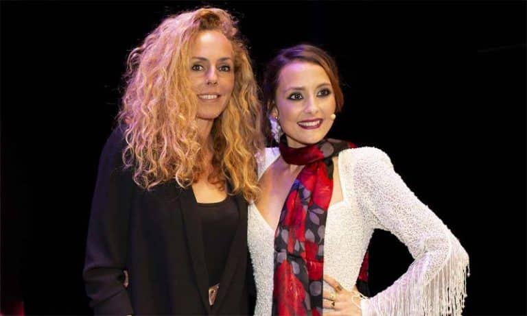 El polémico pin de Anabel Alonso con la cara de Rocío Carrasco