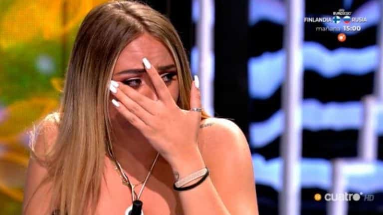Rocío Flores dolida con Rocío Carrasco por permitir que le critiquen en Sálvame