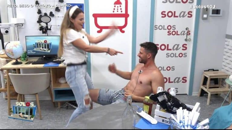 Marta Peñate se divierte con Albert Álvarez en SOL@S tras sincerarse sobre su pasado con las drogas