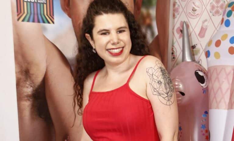 Carla Vigo abierta a todo: presenta nuevo novio y habla de su vínculo con la realeza
