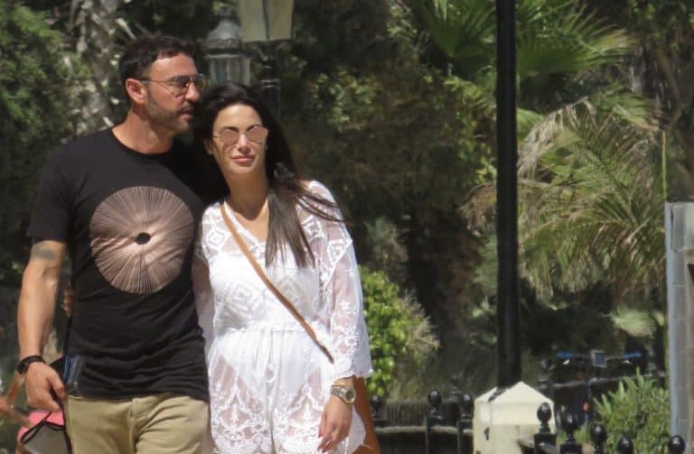 Carla Barber olvida a Diego Matamoros: Cariñitos y arrumacos con un misterioso hombre