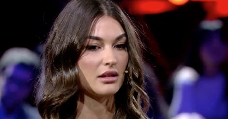 Estela Grande firma la paz con su peor enemigo y tiene un bonito detalle con él