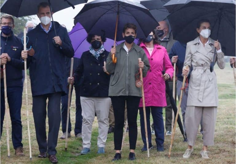 Letizia en el Camino De Santiago: sus pantalones con lo que ha arrasado y otros igual de cómodos