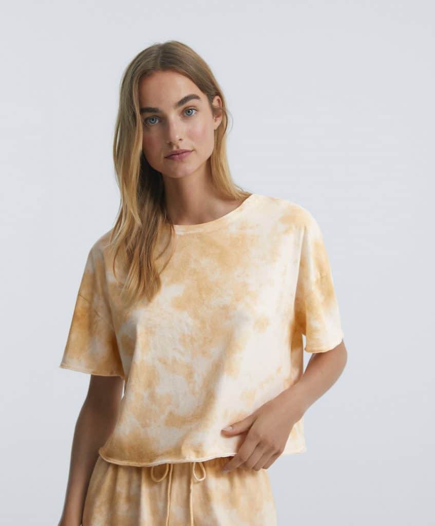 Zara, Oysho y CyA siguen convencidos de que el tie dye es el favorito de los jóvenes influencers