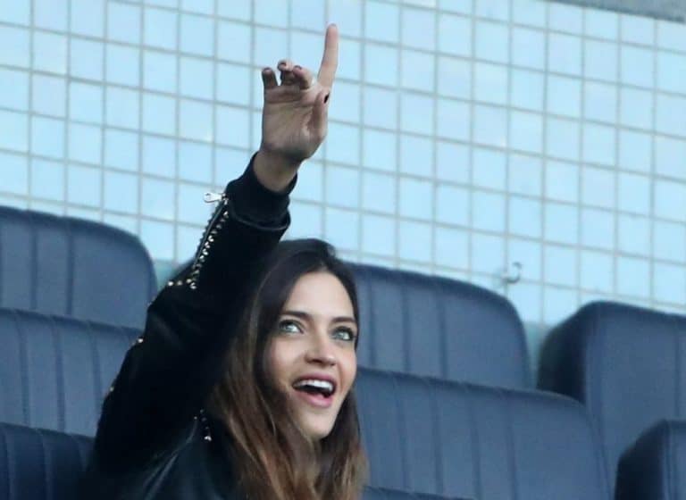 Sara Carbonero y Kiki Morente huyen de un concierto rodeados de seguridad