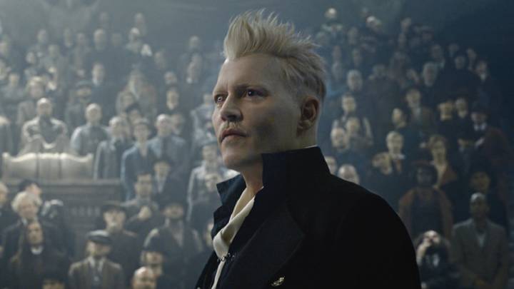 Johnny Depp intepretando a Gellert Grindelwald