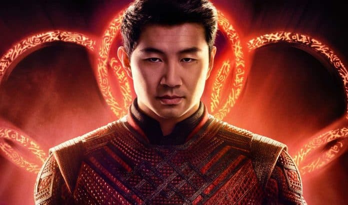 Simu Liu Shang Chi y la leyenda de los 10 anillos