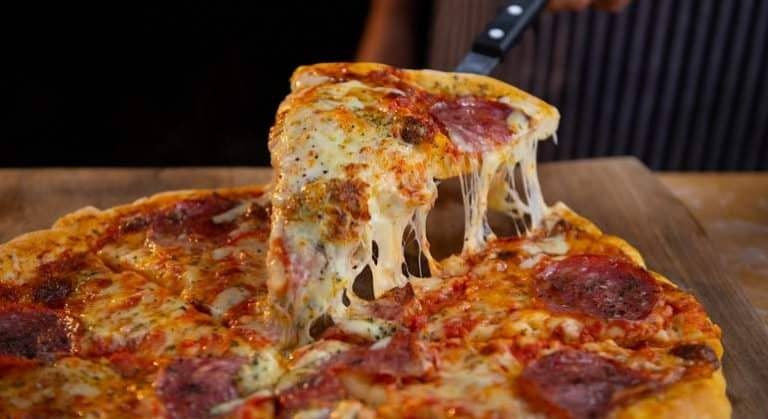 Cómo guardar y recalentar la pizza para que esté más rica al día siguiente