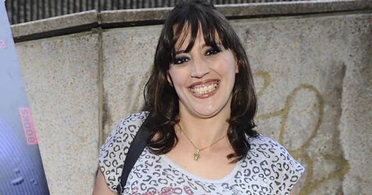 La hemeroteca saca los colores a Bea ‘la legionaria’: el vídeo que la delata