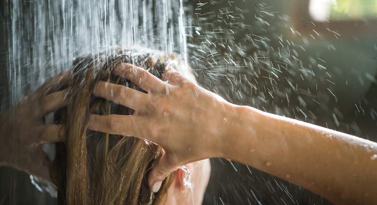 La moda de no secarse el pelo: pros y contras