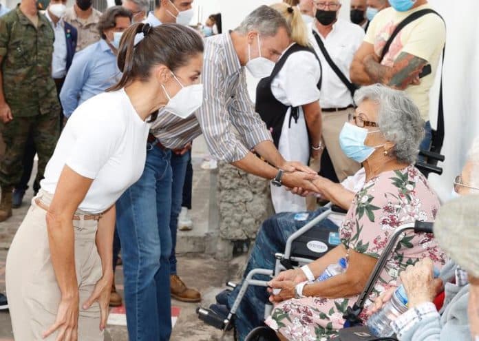 Reyes Felipe y Letizia volcán La Palma