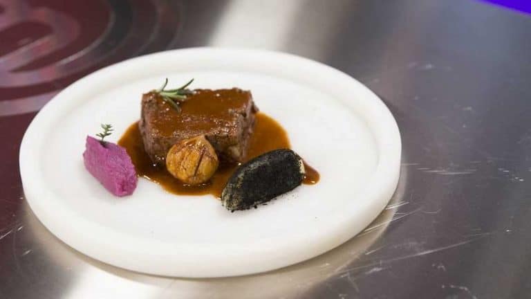 La receta de Masterchef Celebrity: Royal de liebre, foie, setas frescas, remolacha y aire de cacao