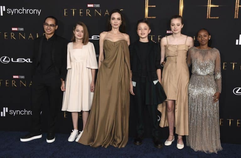 Angelina Jolie y sus hijas comparten ropa: lección de reciclaje y estilo