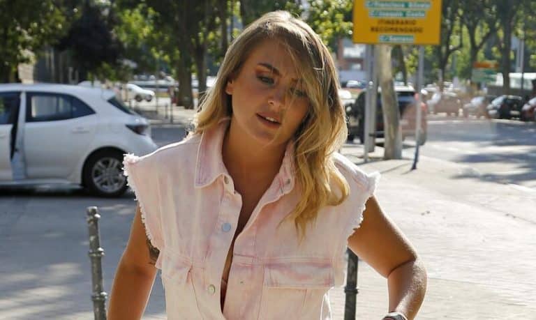 Rocío Flores se reúne con el máximo responsable de Telecinco y exige protección