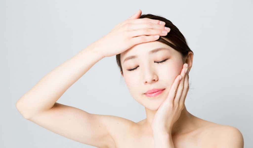 El secreto del yoga facial: Izumu Forasté, la Marie Condo a nivel belleza