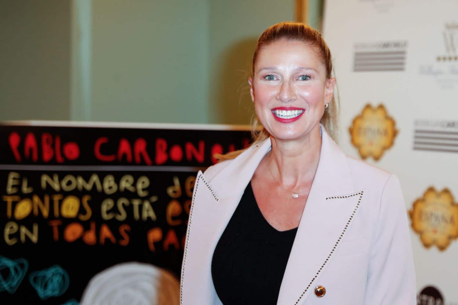 Anne Igartiburu se moja de lo lindo en la batalla del verano