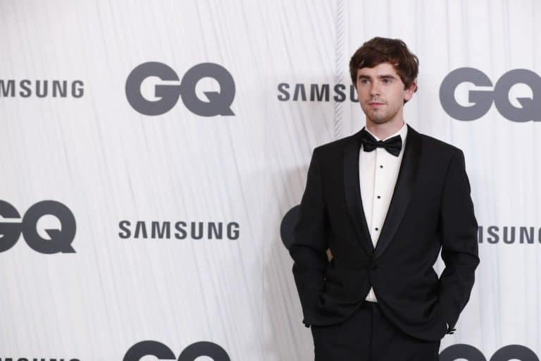 Freddie Highmore, el premiado de los GQ que nos la coló con su abuela gallega
