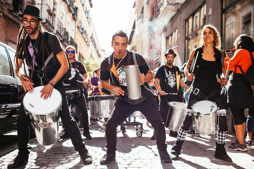 La tapa española se reinventa en más de 100 bares en Lavapiés con Tapapiés