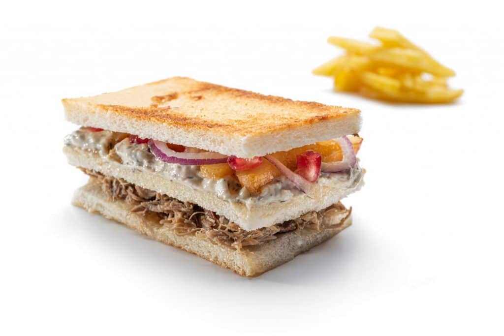 La tapa española se reinventa en más de 100 bares en Lavapiés con Tapapiés