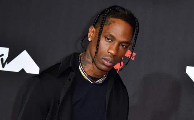 Travis Scott demandado por permanecer impasible mientras sus fans morían