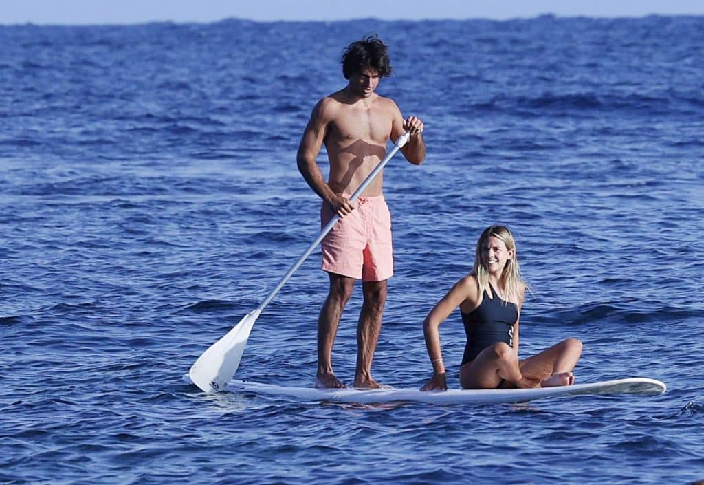 Esta es la discreta influencer que robó el corazón de Carlos Sainz Jr
