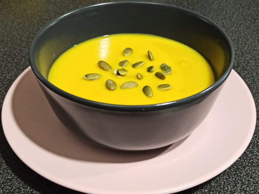 Crema de calabaza y curry, cena baja en grasas e ideal para adelgazar