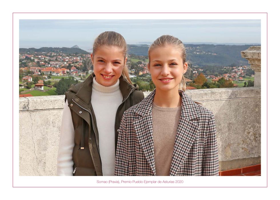 Felicitacion Navidad Princesa Leonor e Infanta Sofía - 2020