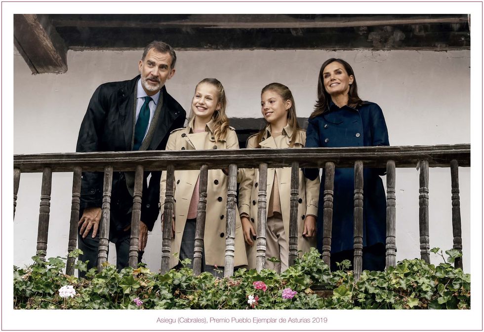 Felicitacion Navidad Rey Felipe VI Reina Letizia Princesa Leonor e Infanta Sofía - 2019