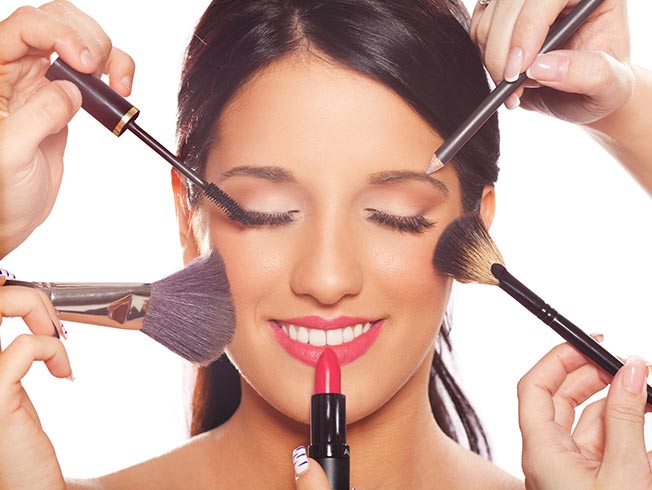 Navidad y Nochevieja: ojos más relucientes con estos 5 maquillajes de fiesta