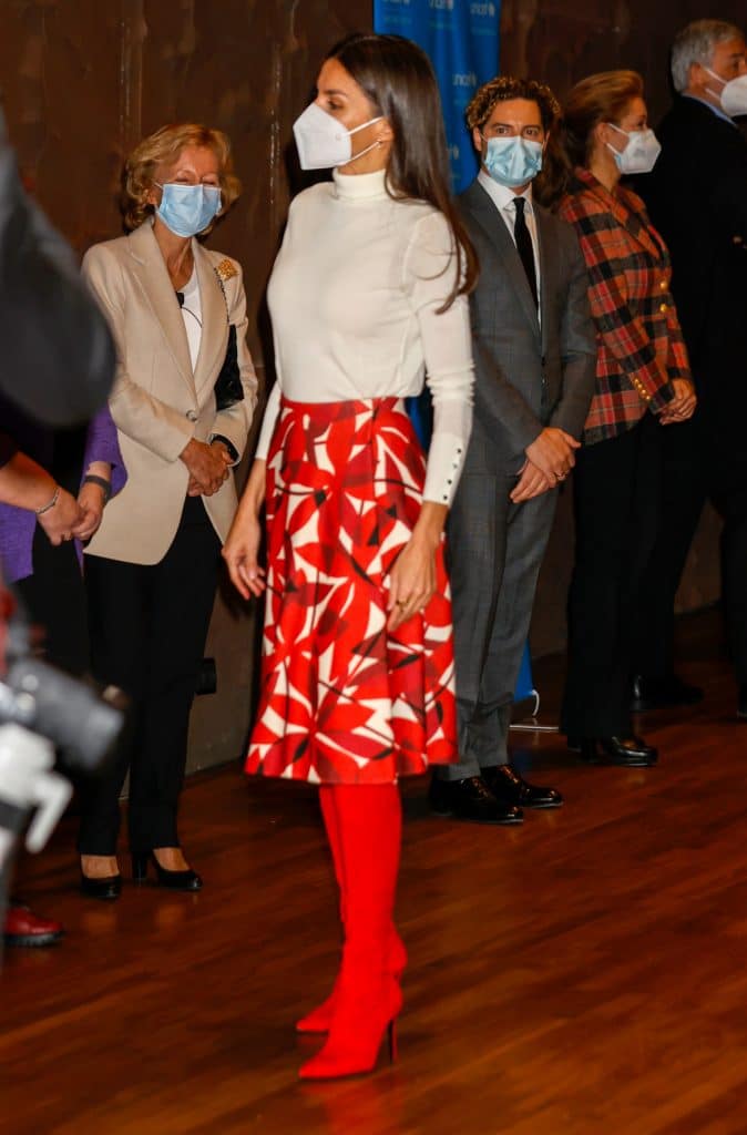 La Reina Letizia repite con sus 'kinky boots' para sorprender a Bisbal