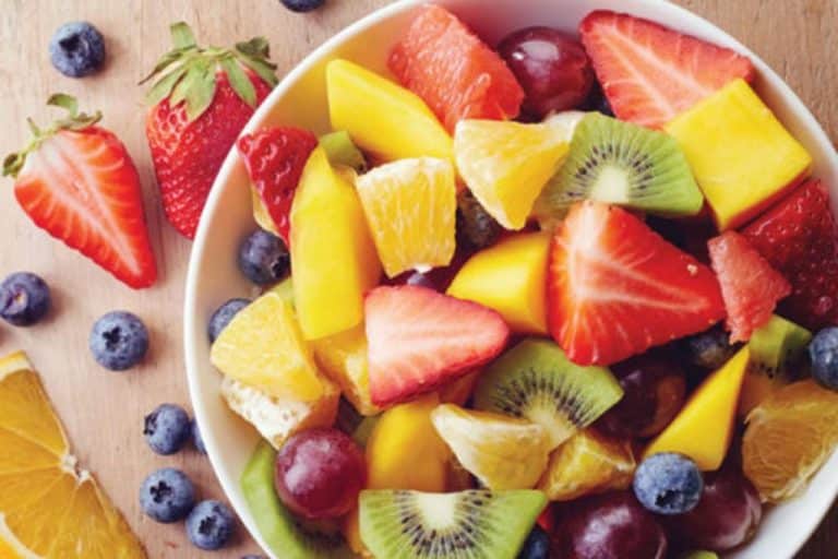 Cuatro frutas que debes tomar a diario para reducir el ácido úrico